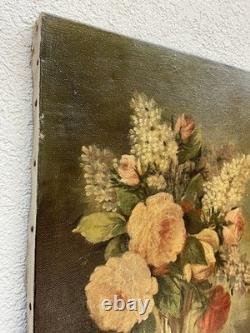 Antique oil on canvas 27x41 signed Lambert bouquet of flowers circa 1920-1940