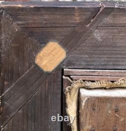 Old Painting ARLES Old Town Oil on Canvas Signed G. FERNANDEZ