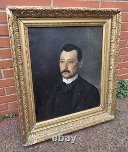 Old painting. Portrait of a man. Oil painting on canvas. 19th century.