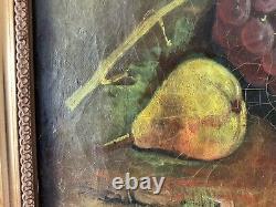 Translation: 'Old Still Life Painting with Grapes, Oil on Canvas, Signed'